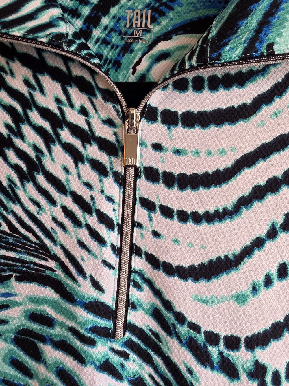 Tail Women's Sleeveless Zip Golf Tank in Teal and Black Wave Print - Picture 6 of 8